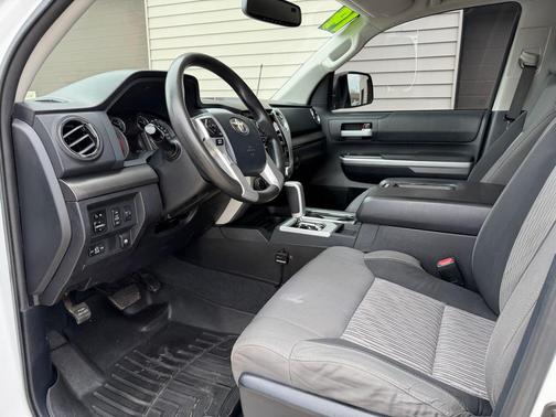 2014 Toyota Tundra SR5