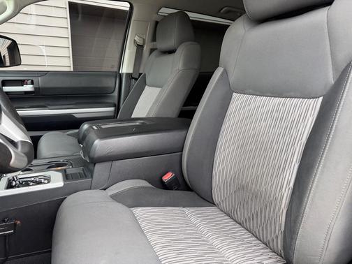 2014 Toyota Tundra SR5