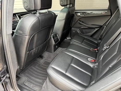 2018 Porsche Macan Turbo