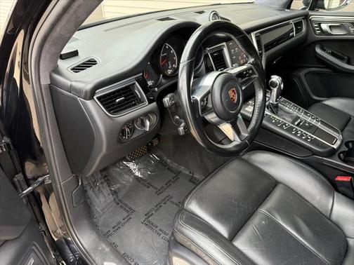 2018 Porsche Macan Turbo