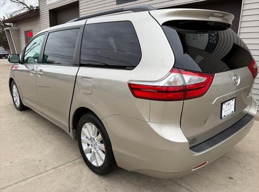 2015 Toyota Sienna LE