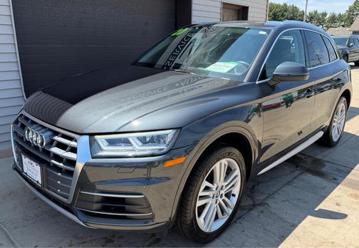 Manhattan Gray Metallic 2020 Audi Q5 45 Premium Plus
