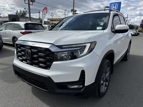 Platinum White Pearl 2023 Honda Passport