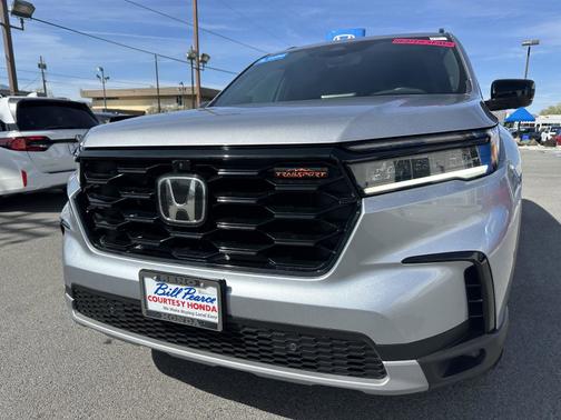 Lunar Silver Metallic 2024 Honda Pilot
