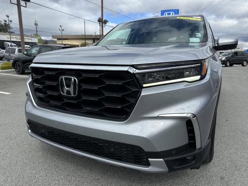 Lunar Silver Metallic 2023 Honda Pilot