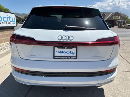 2021 Audi e-tron Premium Plus