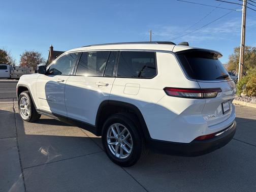 2023 Jeep Grand Cherokee L Laredo