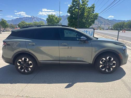 Jungle Green 2023 Kia Sportage Plug-In Hybrid X-Line