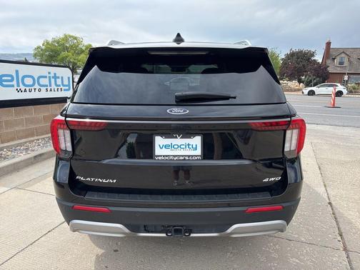 Black Metallic 2025 Ford Explorer Platinum