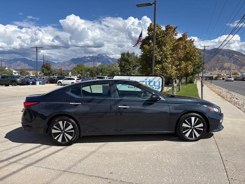 2021 Nissan Altima 2.5 SV