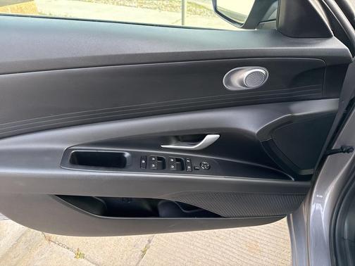 2023 Hyundai ELANTRA HEV Blue