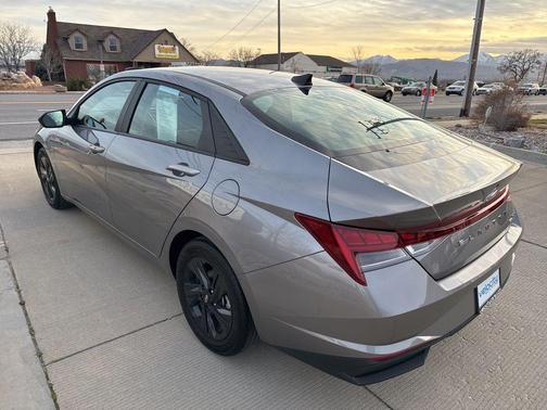 2023 Hyundai ELANTRA HEV Blue