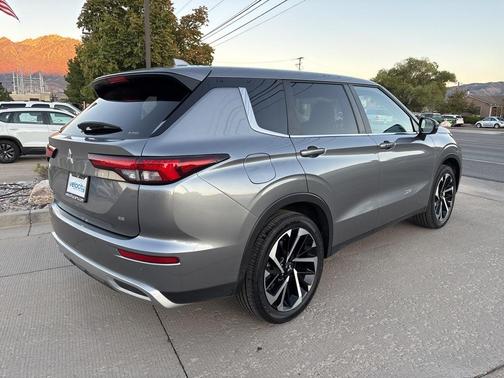 2024 Mitsubishi Outlander SE Black Edition w/Pano Roof S-AWC