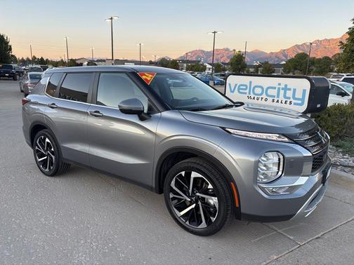 2024 Mitsubishi Outlander SE Black Edition w/Pano Roof S-AWC