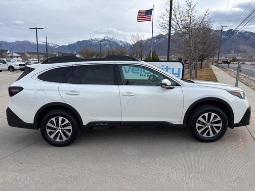 2022 Subaru Outback Premium