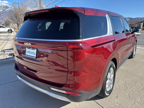 2024 Kia Carnival LX