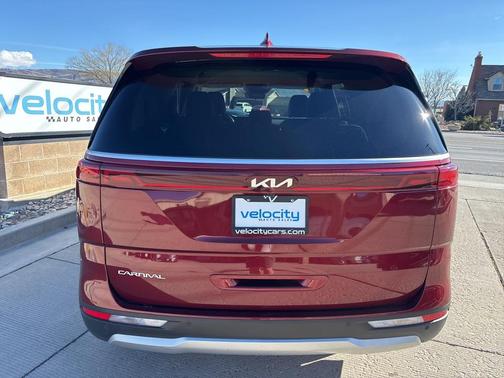 2024 Kia Carnival LX