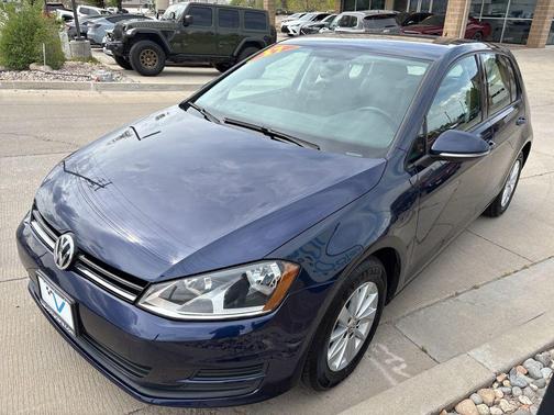 2017 Volkswagen Golf TSI S 4-Door