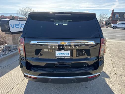 2023 Chevrolet Suburban LT