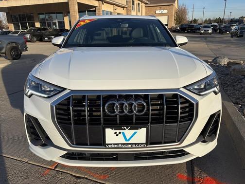 2024 Audi Q3 Premium 45 TFSI S line quattro Tiptronic