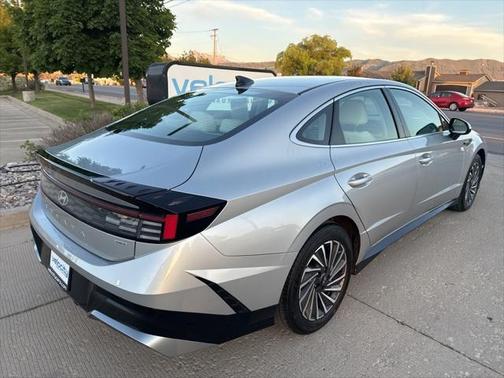 2024 Hyundai SONATA Hybrid SE