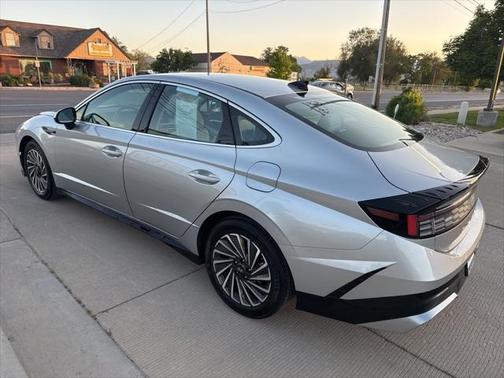 2024 Hyundai SONATA Hybrid SE