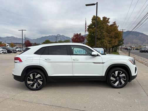 2024 Volkswagen Atlas Cross Sport 2.0T SE w/Technology