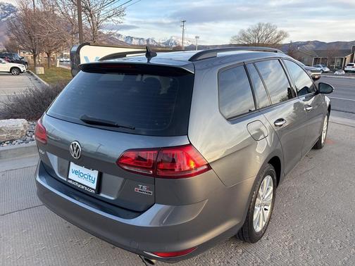 2017 Volkswagen Golf SportWagen TSI S