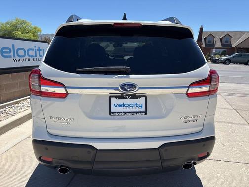 Crystal White Pearl 2022 Subaru Ascent Touring 7-Passenger