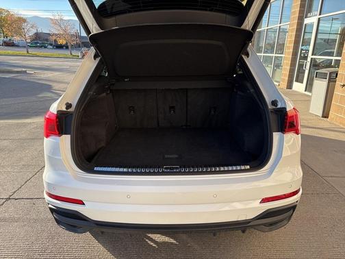 2024 Audi Q3 Premium 45 TFSI S line quattro Tiptronic