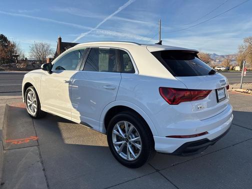 2024 Audi Q3 Premium 45 TFSI S line quattro Tiptronic