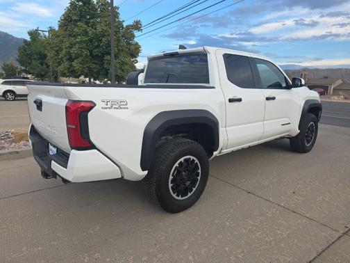 2024 Toyota Tacoma TRD Off-Road