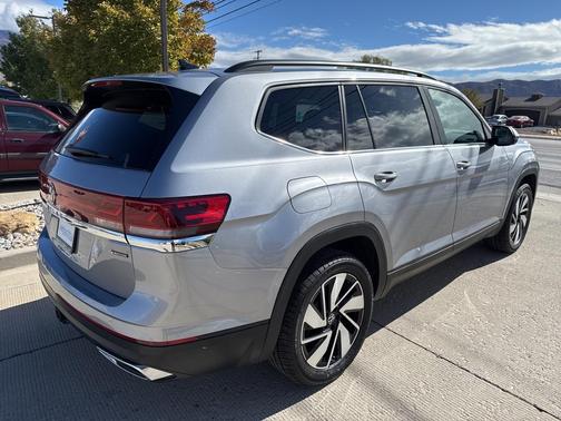 2024 Volkswagen Atlas 2.0T SE w/Technology 4MOTION
