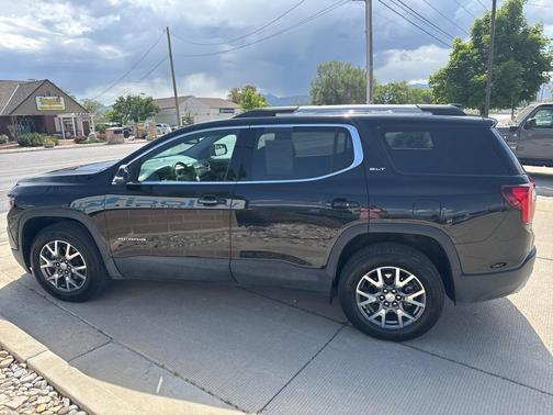 2023 GMC Acadia AWD SLT