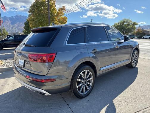 2019 Audi Q7 45 Premium Plus