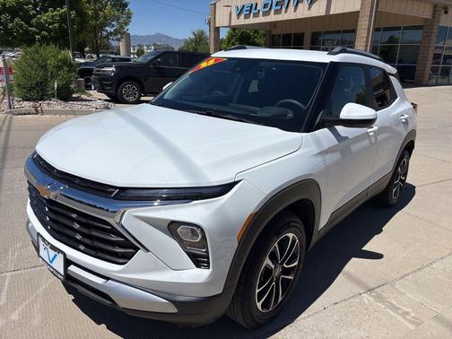 Summit White 2025 Chevrolet Trailblazer LT