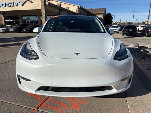 2022 Tesla Model Y Long Range Dual Motor All-Wheel Drive