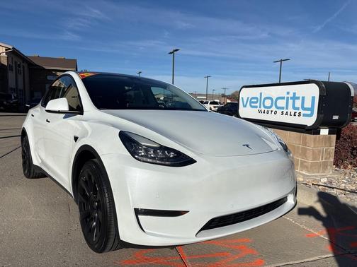 2022 Tesla Model Y Long Range Dual Motor All-Wheel Drive