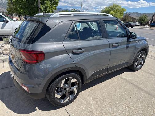 Ecotronic Gray 2025 Hyundai VENUE SEL