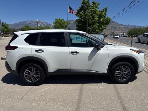 Glacier White 2023 Nissan Rogue S
