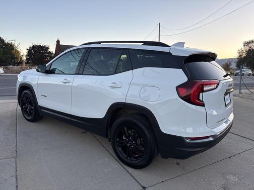 2023 GMC Terrain AWD AT4
