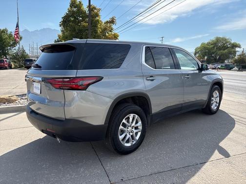 2023 Chevrolet Traverse LS