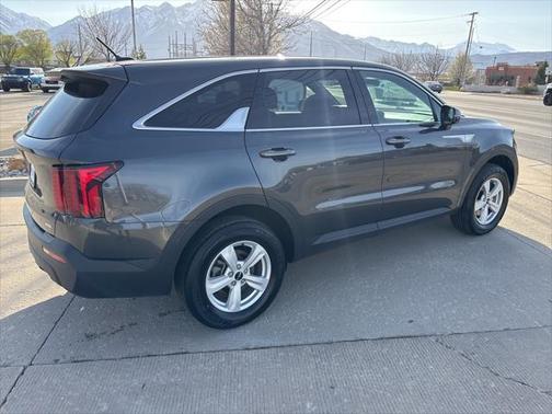 2023 Kia Sorento LX