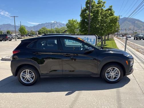 Ultra Black 2021 Hyundai KONA SE