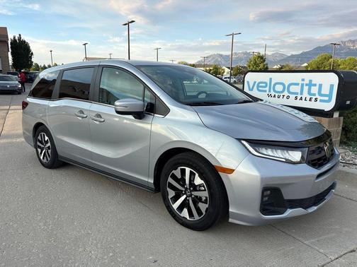 Silver 2025 Honda Odyssey EX-L