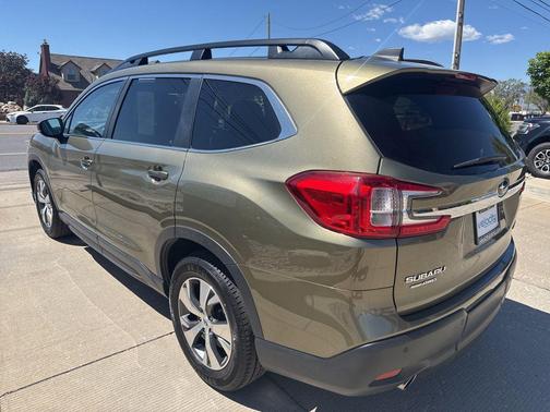 Green Metallic 2025 Subaru Ascent Premium 7-Passenger