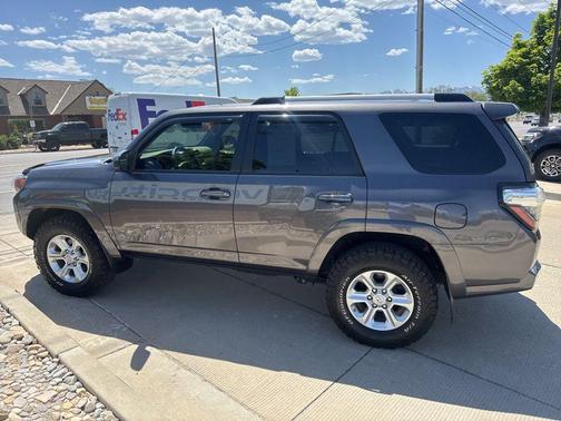 Magnetic Gray Metallic 2021 Toyota 4Runner SR5