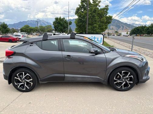 Magnetic Gray Metallic 2018 Toyota C-HR XLE Premium