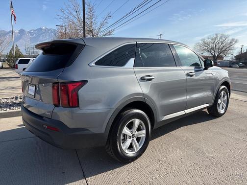 2023 Kia Sorento LX