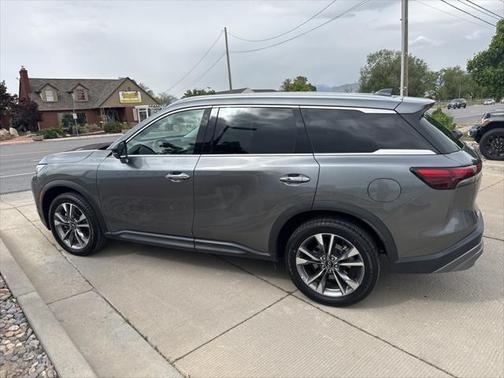 2022 INFINITI QX60 Luxe